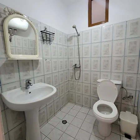 Casa de hóspedes Petrefi Ksamil