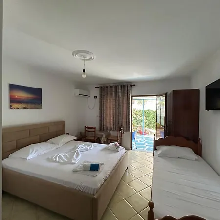 Casa de hóspedes Petrefi Ksamil