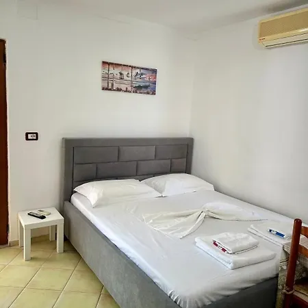 Casa de hóspedes Petrefi Ksamil