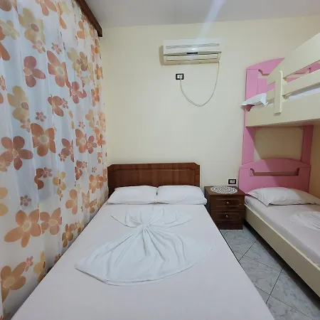 Guest house Petrefi Ksamil