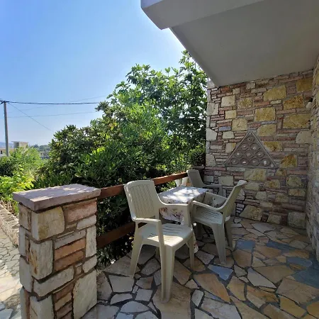 Petrefi Guest house Ksamil