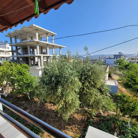 Petrefi Guest house Ksamil