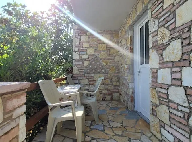 Petrefi Vendégház Ksamil