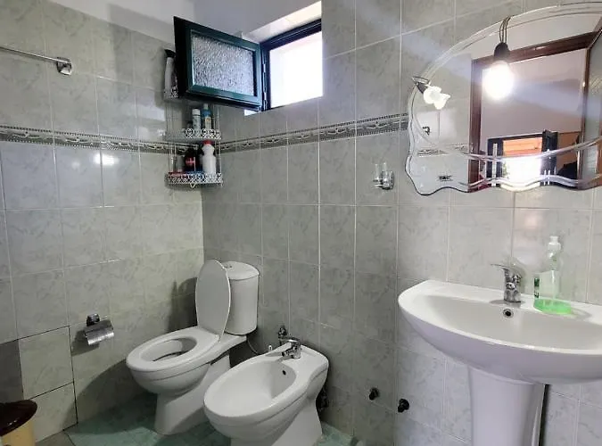 Petrefi Ксамил