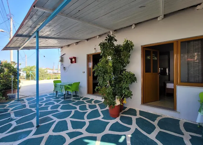 Petrefi Гостевой дом 3*