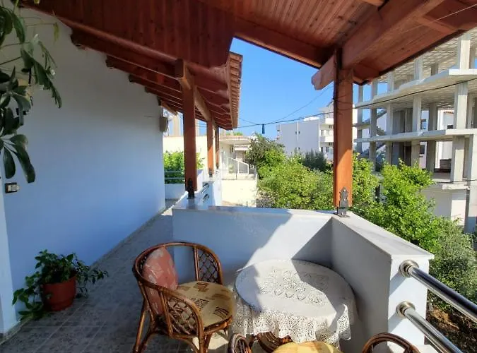 Гостевой дом Petrefi Ксамил