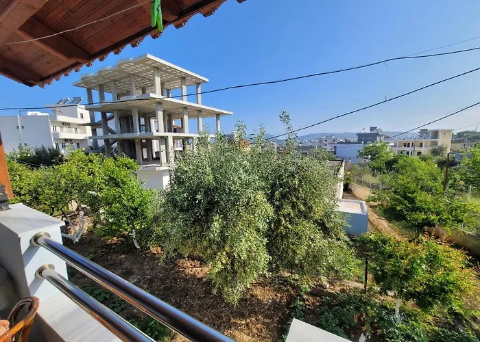 Petrefi Гостевой дом Ксамил