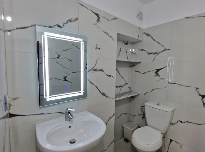 Petrefi Ксамил