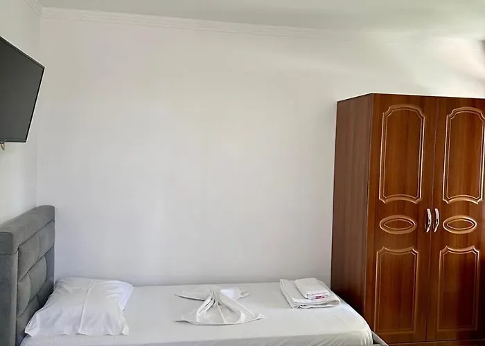 Petrefi Ксамил